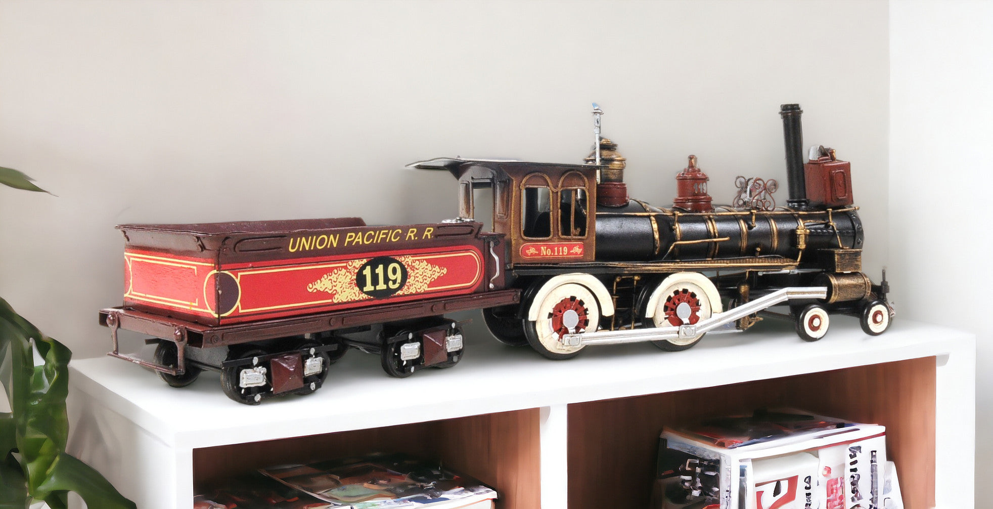 Union Pacific Locomotive Sculpture-Sculptures-DECOROLALA