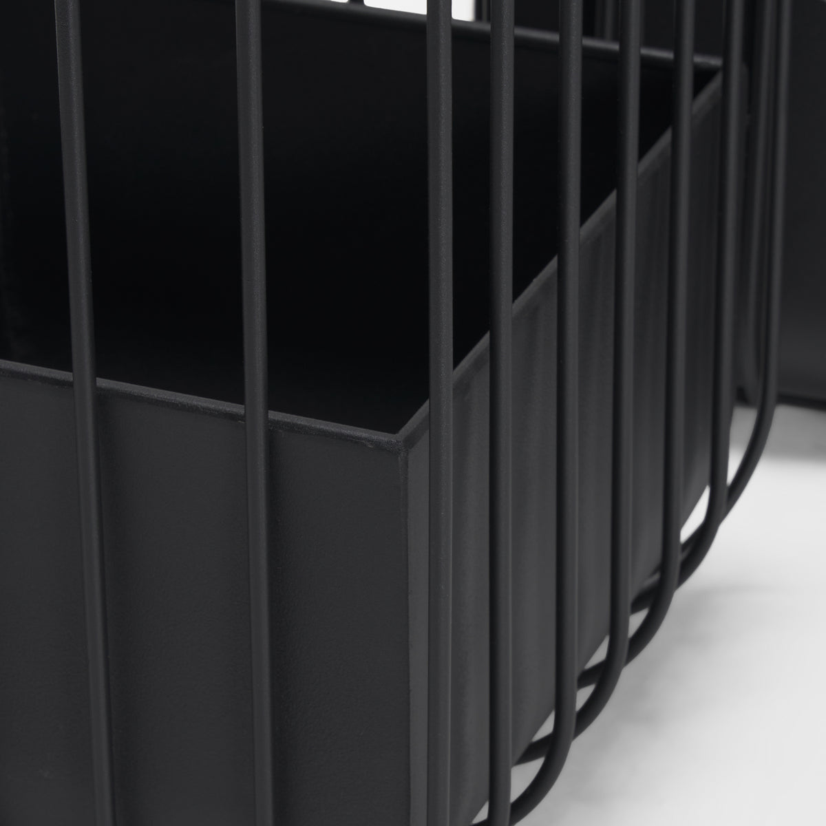 Verna Matte Black Wire Cage Metal Planters (Set of 2)-Objects-DECOROLALA