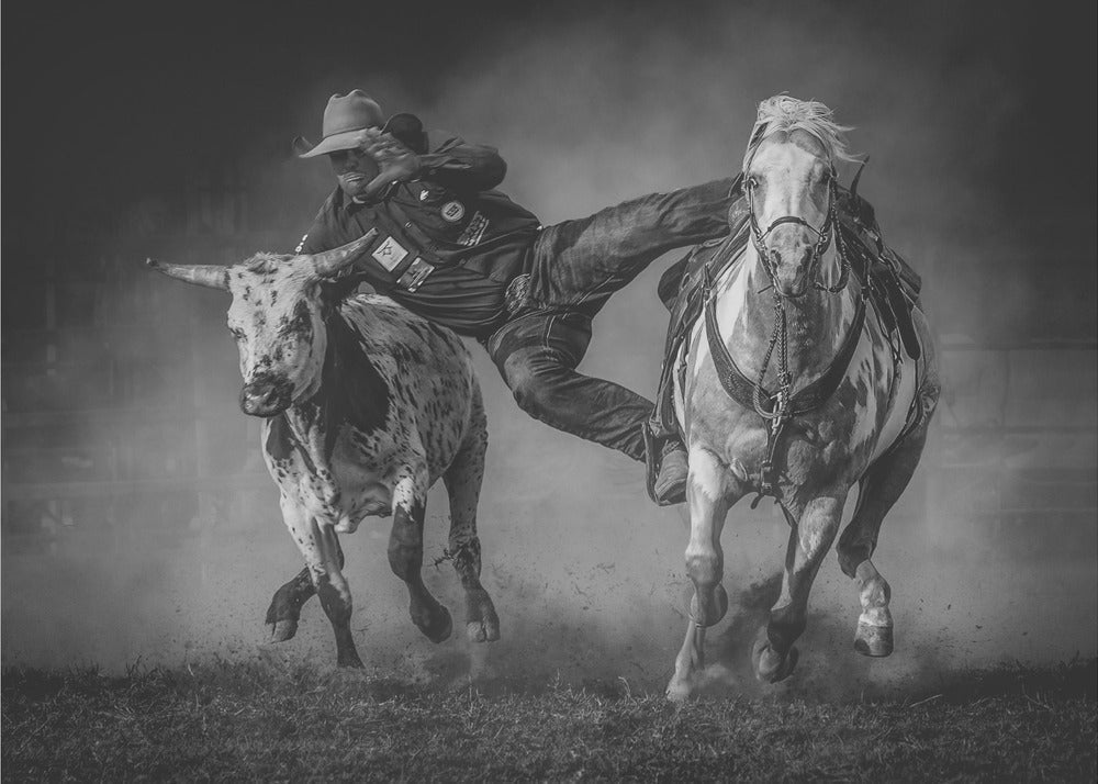 Wall Art Grabbing by Frank Ma-canvas-DECOROLALA