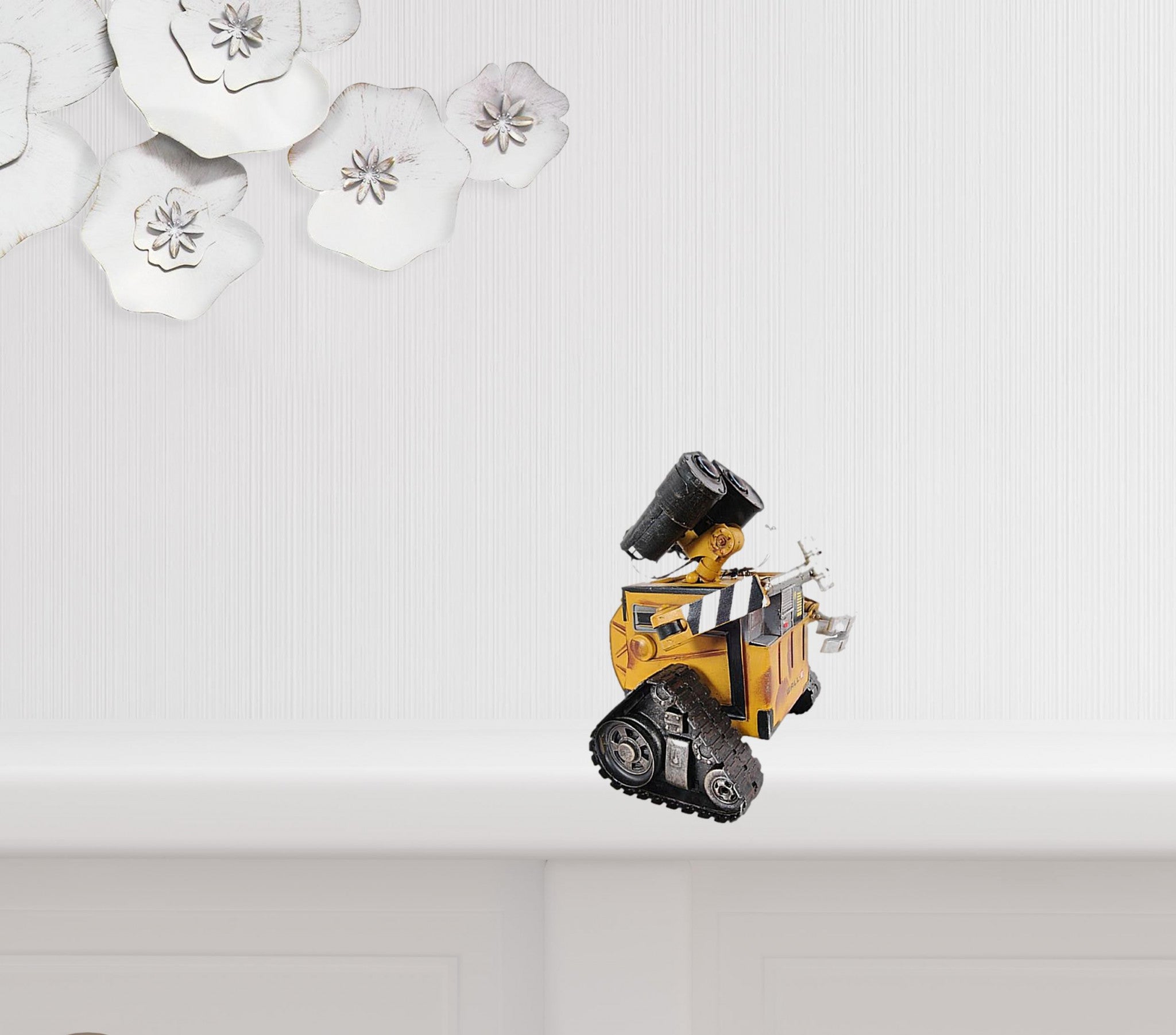 Wall-E Robot Coin Bank Sculpture-Sculptures-DECOROLALA