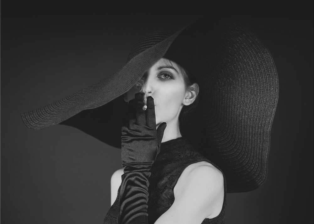 Wall art Miss Sara-Canvas Print-DECOROLALA