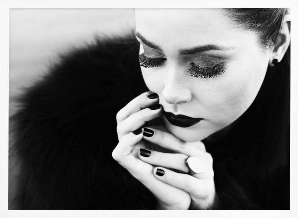 Wall art between fingers-Canvas Print-DECOROLALA