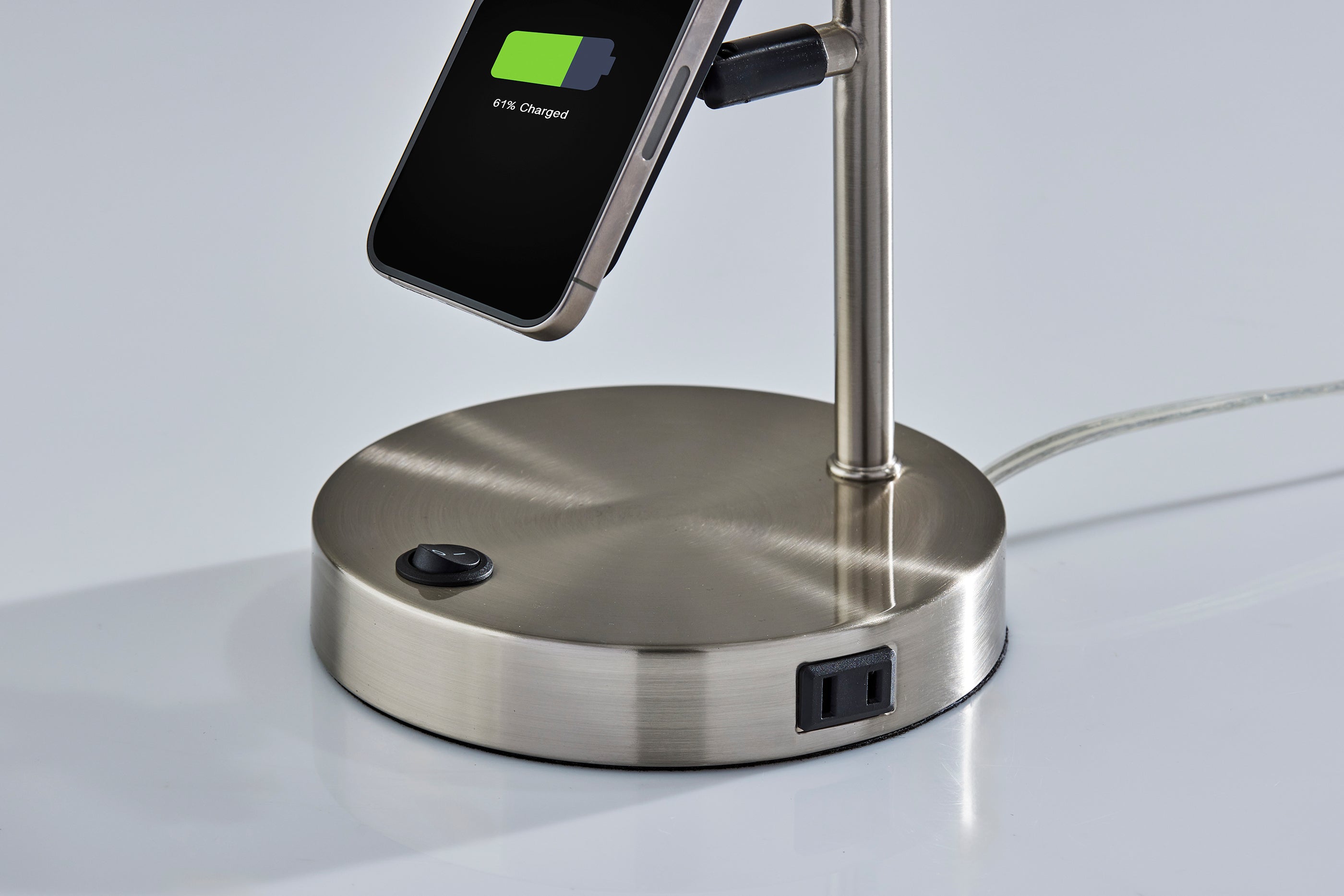 Wyatt Supercharger Desk Lamp USB Qi Charging-Lighting-DECOROLALA
