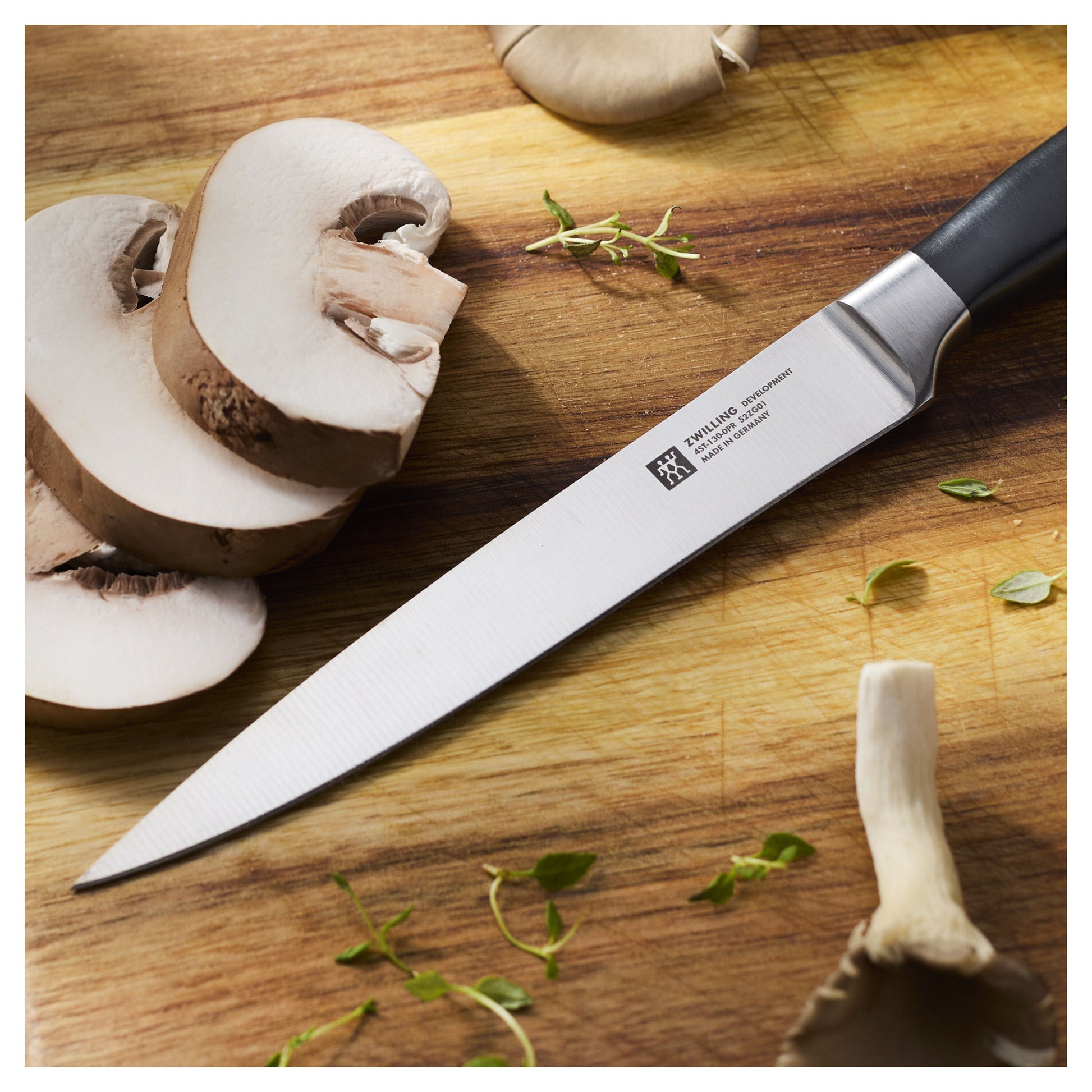 ZWILLING **** Four Star 5 inch Utility Knife-n/a-DECOROLALA