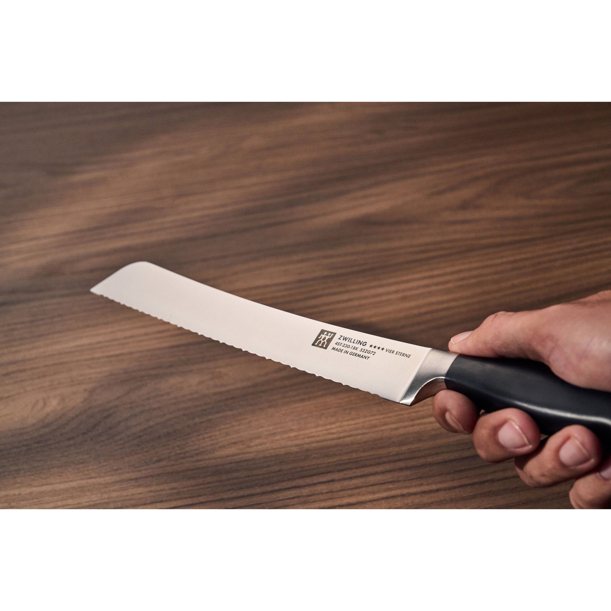 ZWILLING Four Star 9" Bread Knife-DECOROLALA