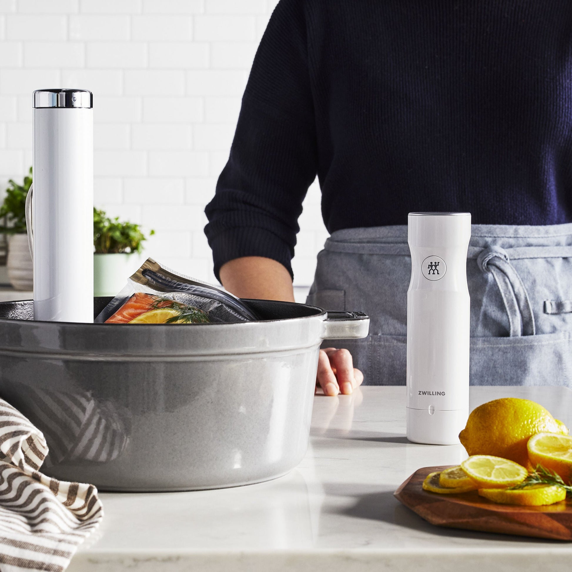 ZWILLING Fresh & Save Glass / S/M/L Vacuum Starter Set, 40 Piece-Canvas Print-DECOROLALA