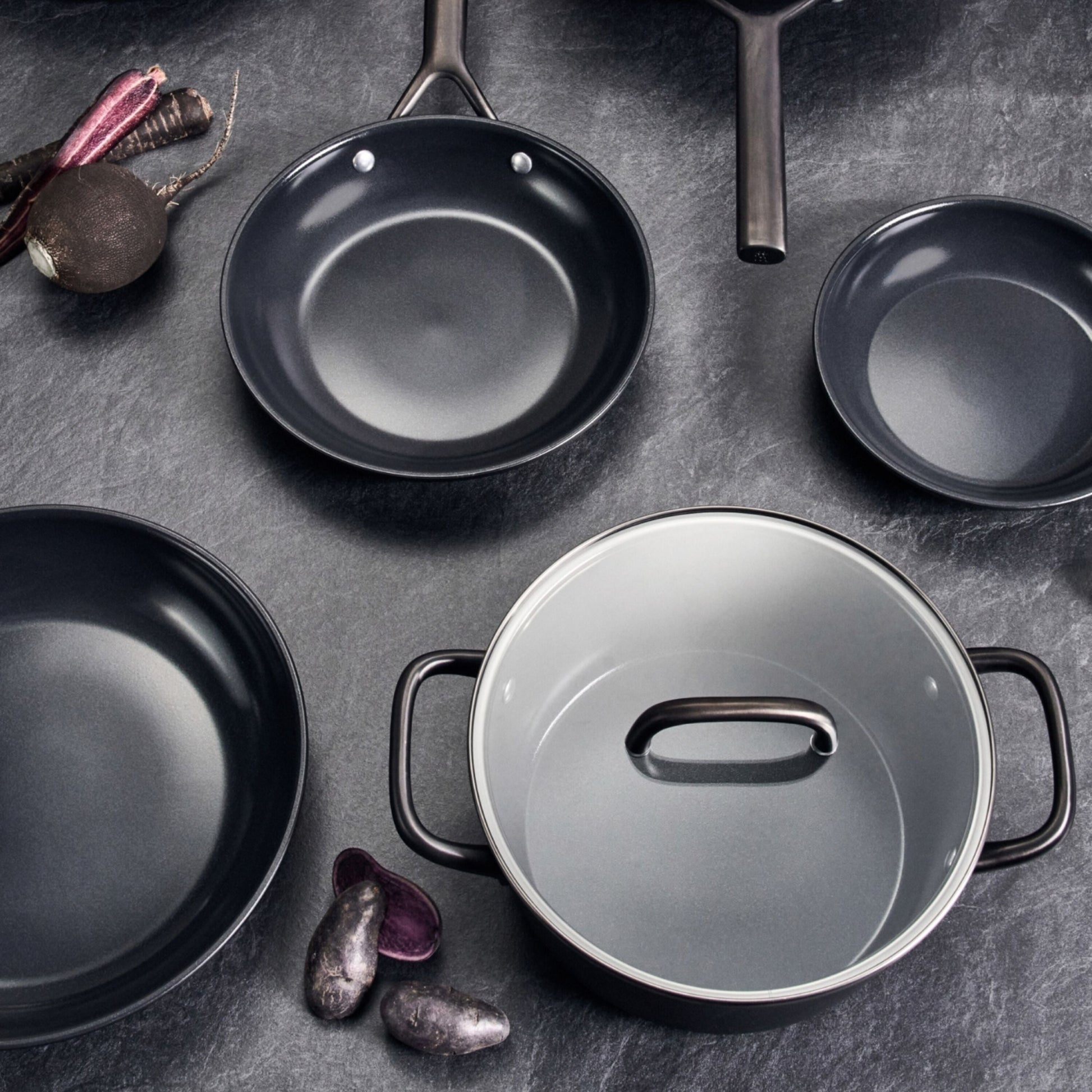 ZWILLING Milano 24cm Stock Pot - Black Nonstick-DECOROLALA