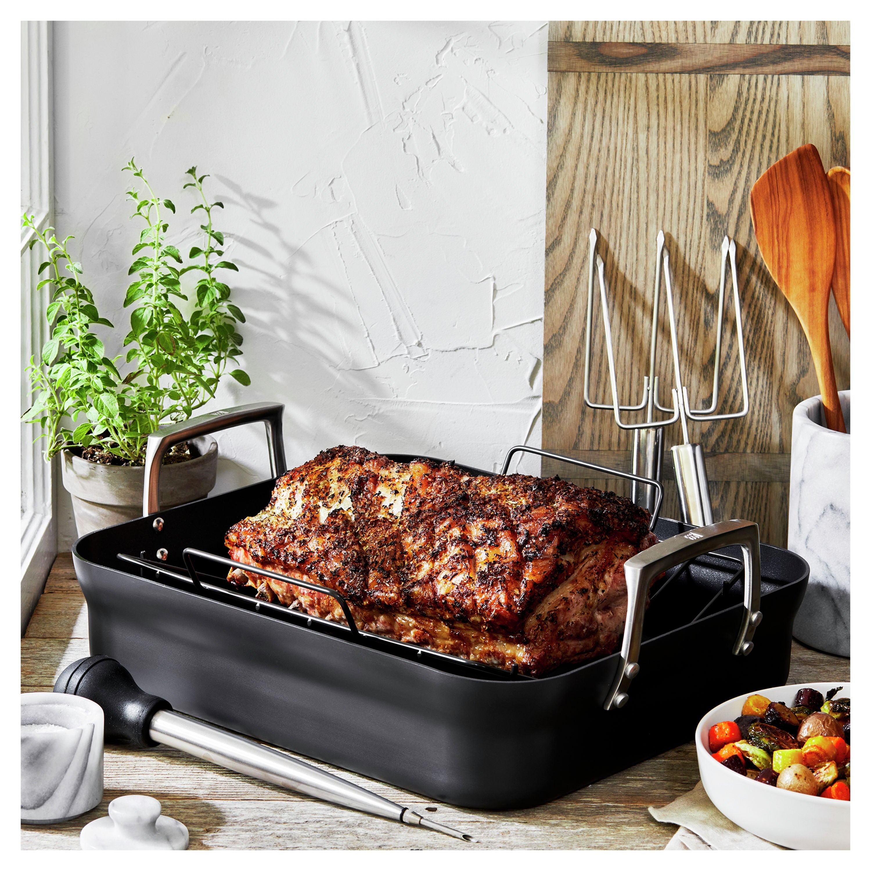 ZWILLING Motion 41 X 36 cm Aluminum Rectangular Roaster, Black-Bakeware-DECOROLALA