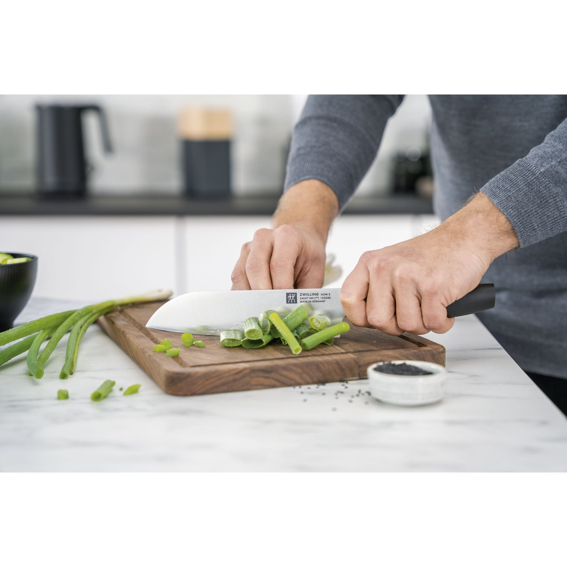 ZWILLING Now S 7 inch Santoku, Black (Visual Imperfections - B Stock)-Santoku Knife-DECOROLALA