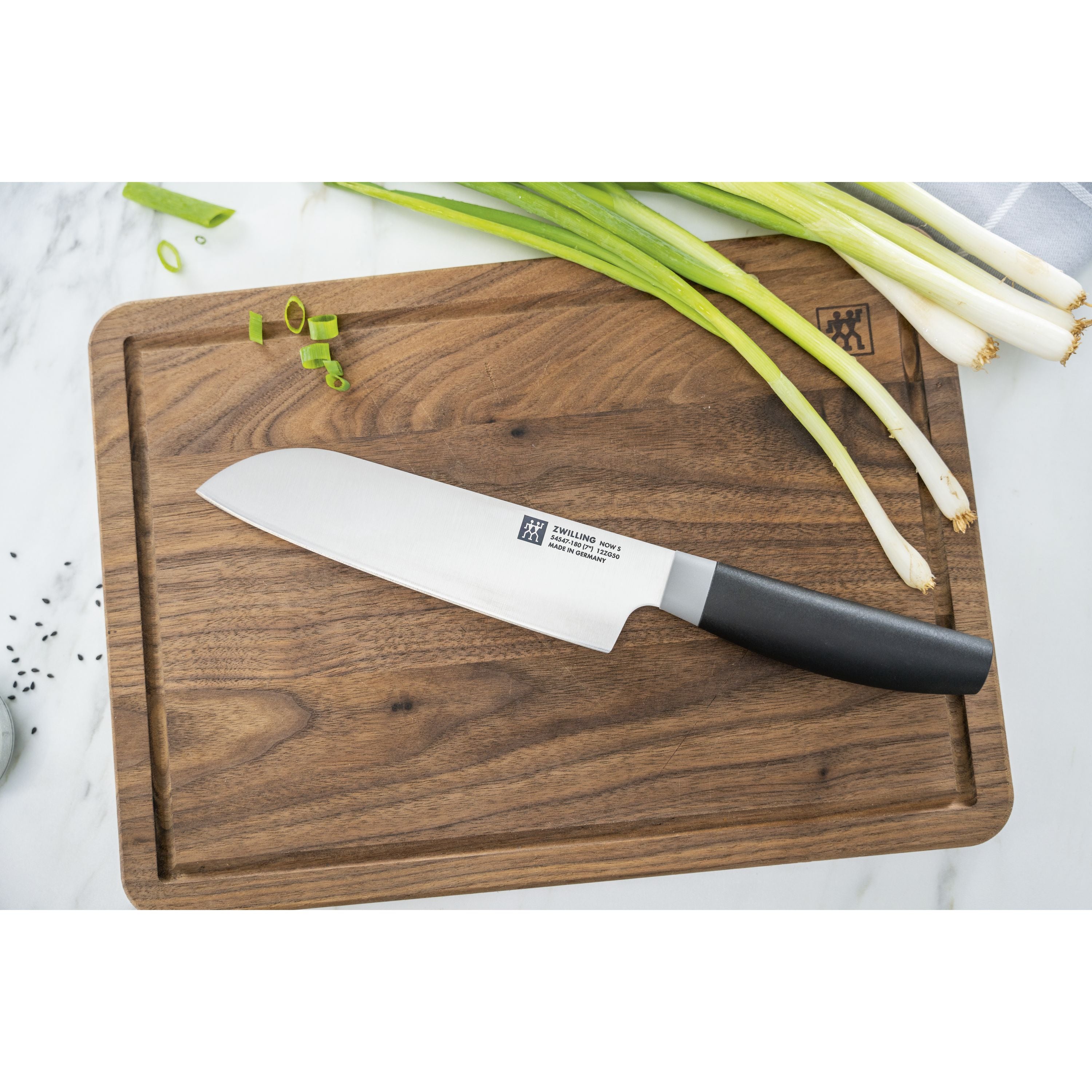 ZWILLING Now S 7 inch Santoku, Black (Visual Imperfections - B Stock)-Santoku Knife-DECOROLALA