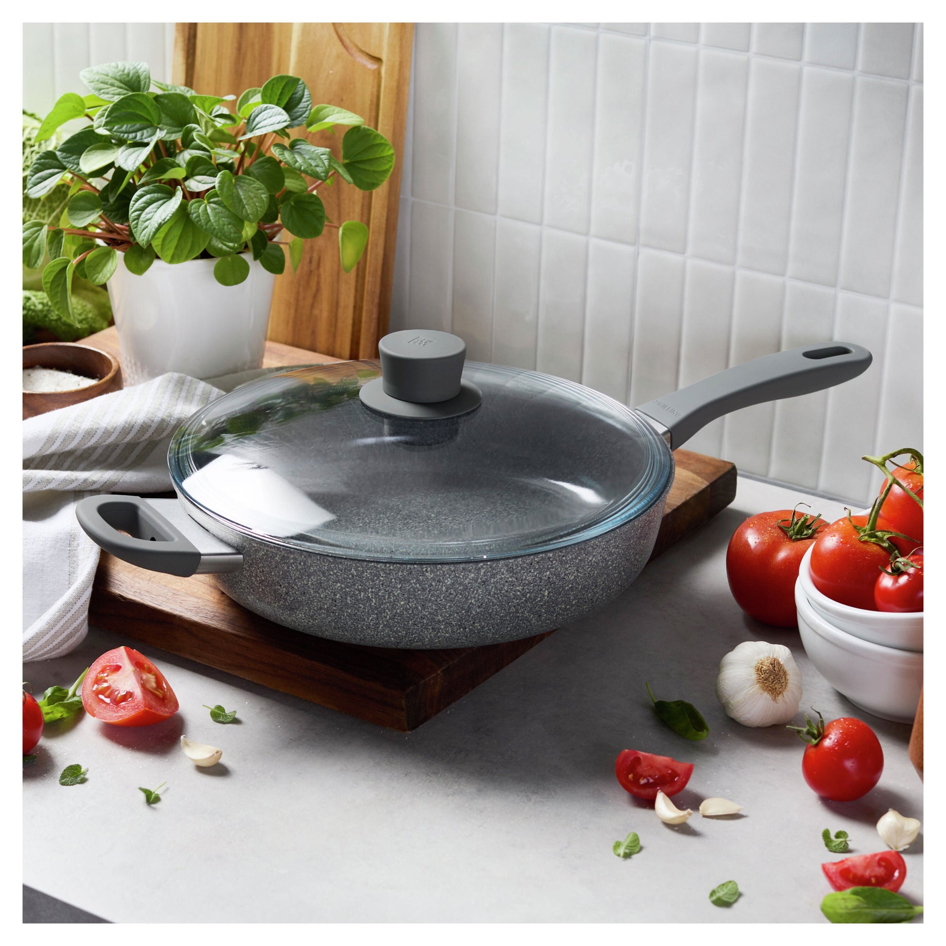 ZWILLING Parma Plus Ceramic 28cm Saute Pan with Lid-SautŽ Pan-DECOROLALA