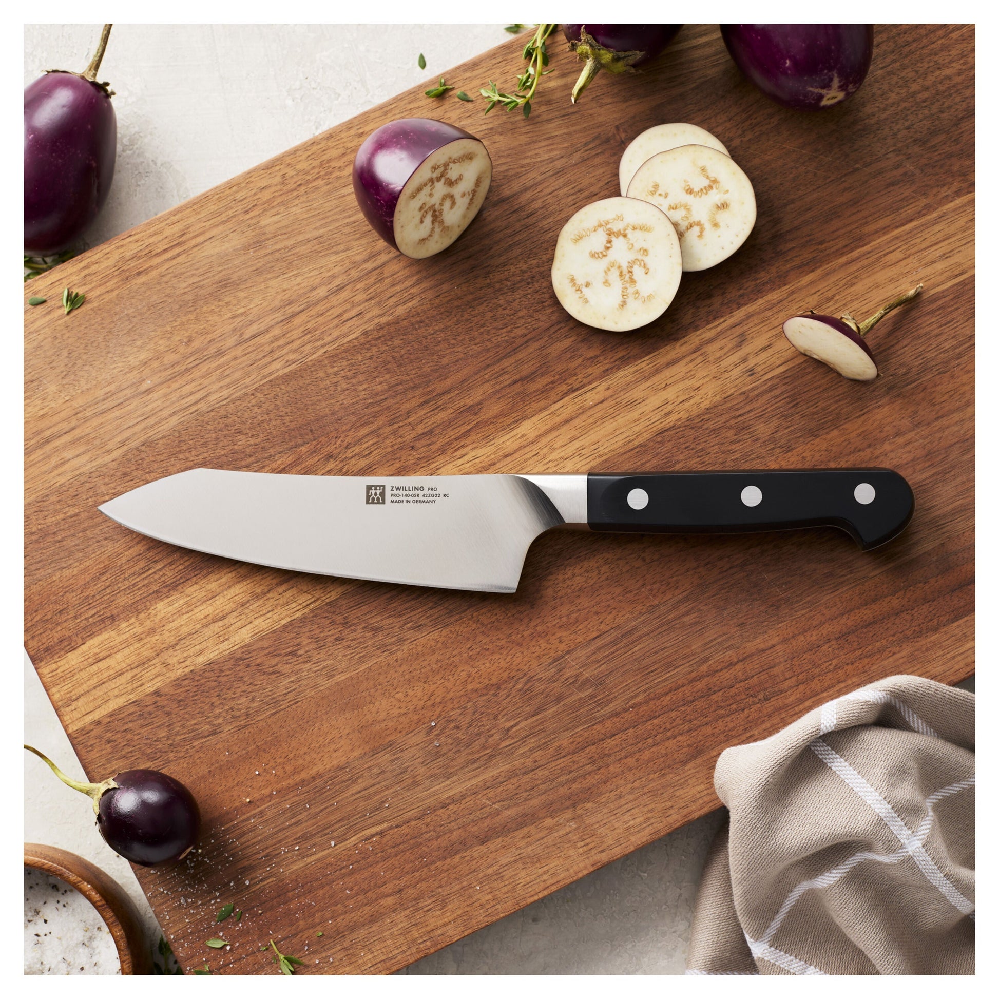 ZWILLING Pro 5.5" Santoku RCF Knife-Santoku Knife-DECOROLALA