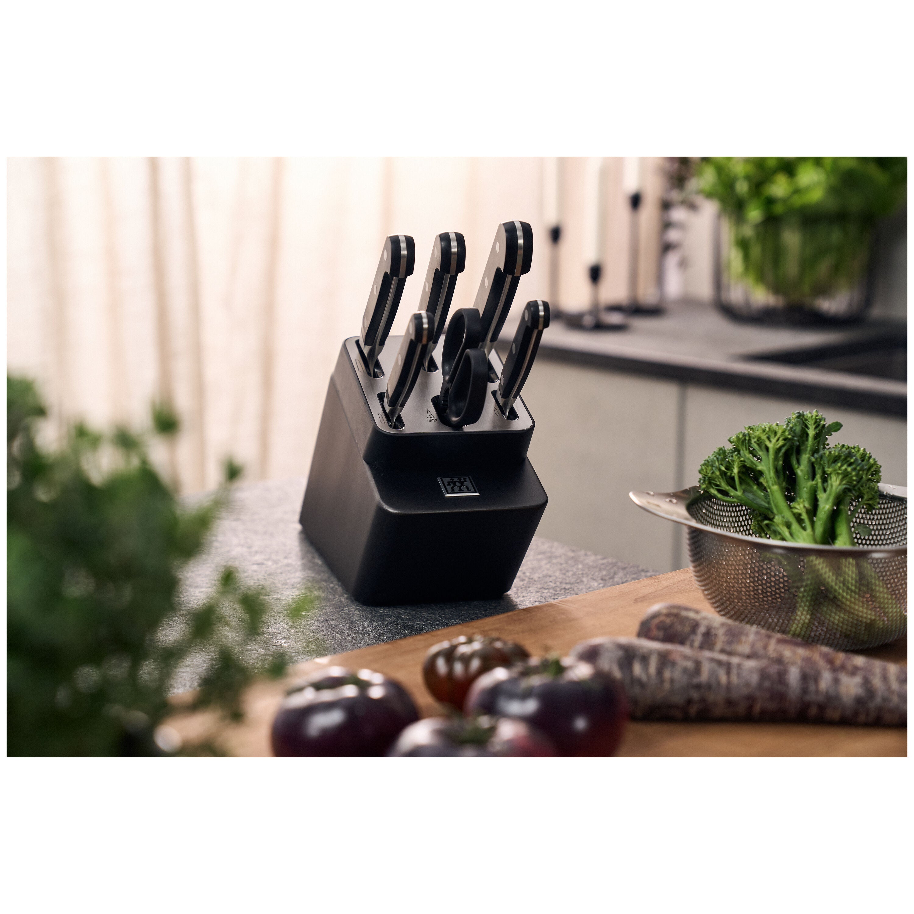ZWILLING Pro 7-Piece Knife Block Set - Self-Sharpening-Knife Set-DECOROLALA