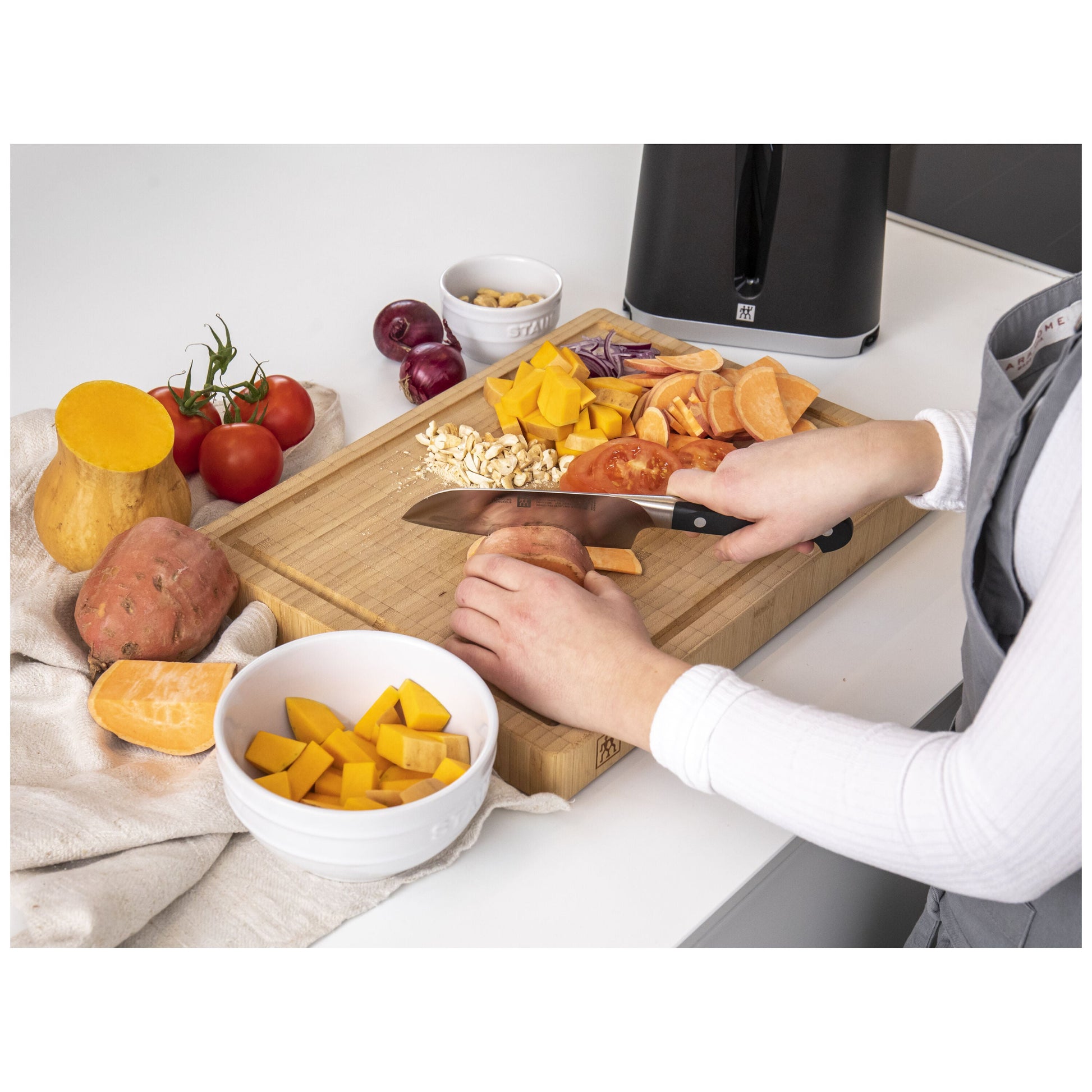 ZWILLING Pro 9 Piece Knife Block Set, Black-Knife Set-DECOROLALA