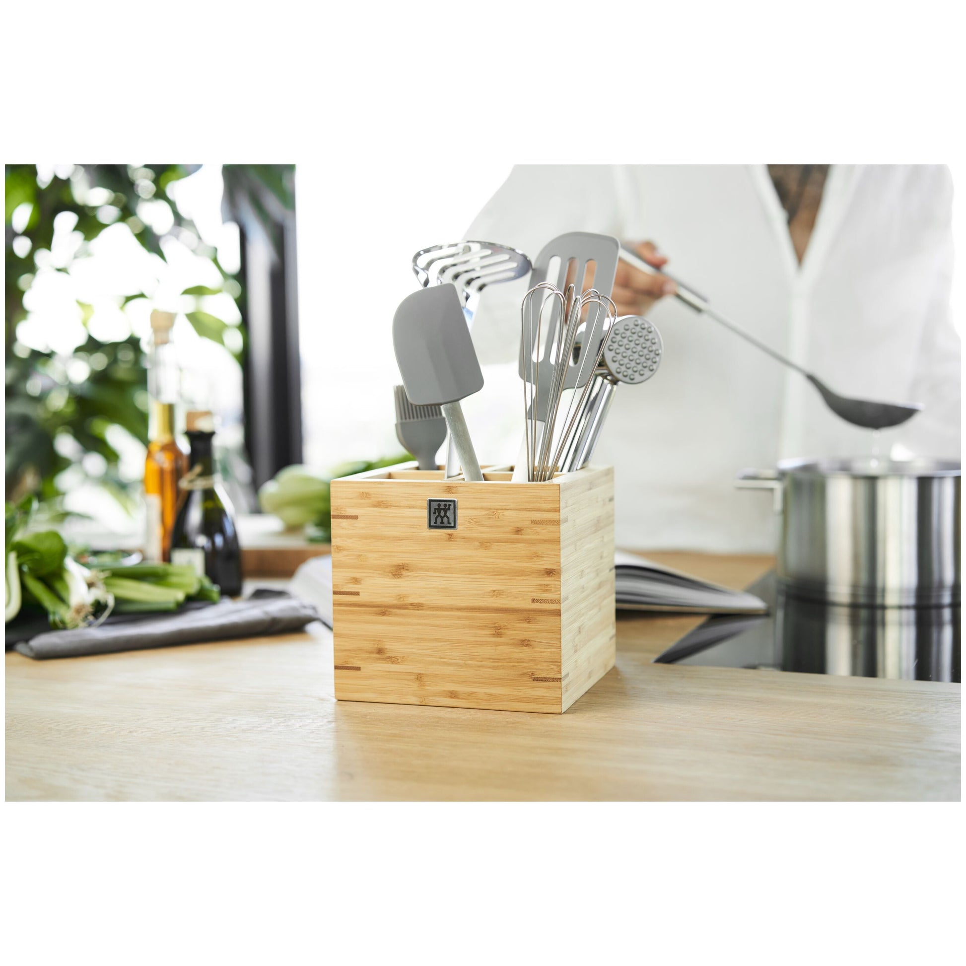 ZWILLING Pro Frying Pan Turner, 33 cm, Silicone-Utensils-DECOROLALA