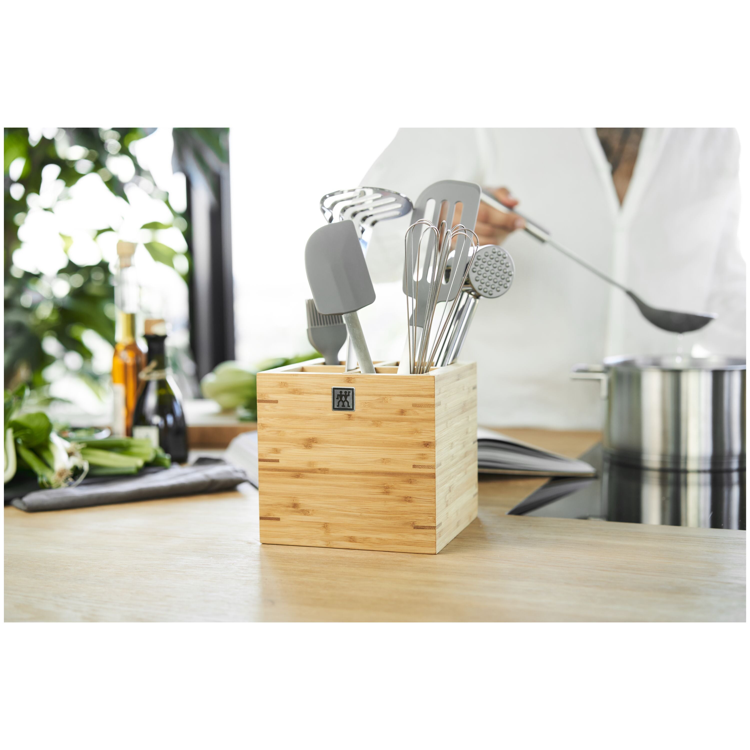 ZWILLING Pro Frying Pan Turner, 33 cm, Silicone-Utensils-DECOROLALA