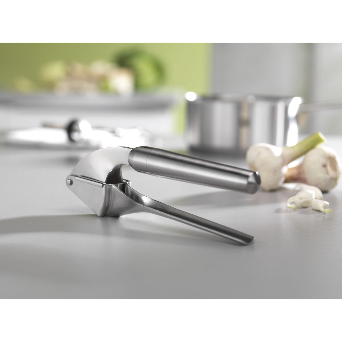 ZWILLING Pro Garlic Press 18/10 Stainless Steel-Garlic Presses-DECOROLALA