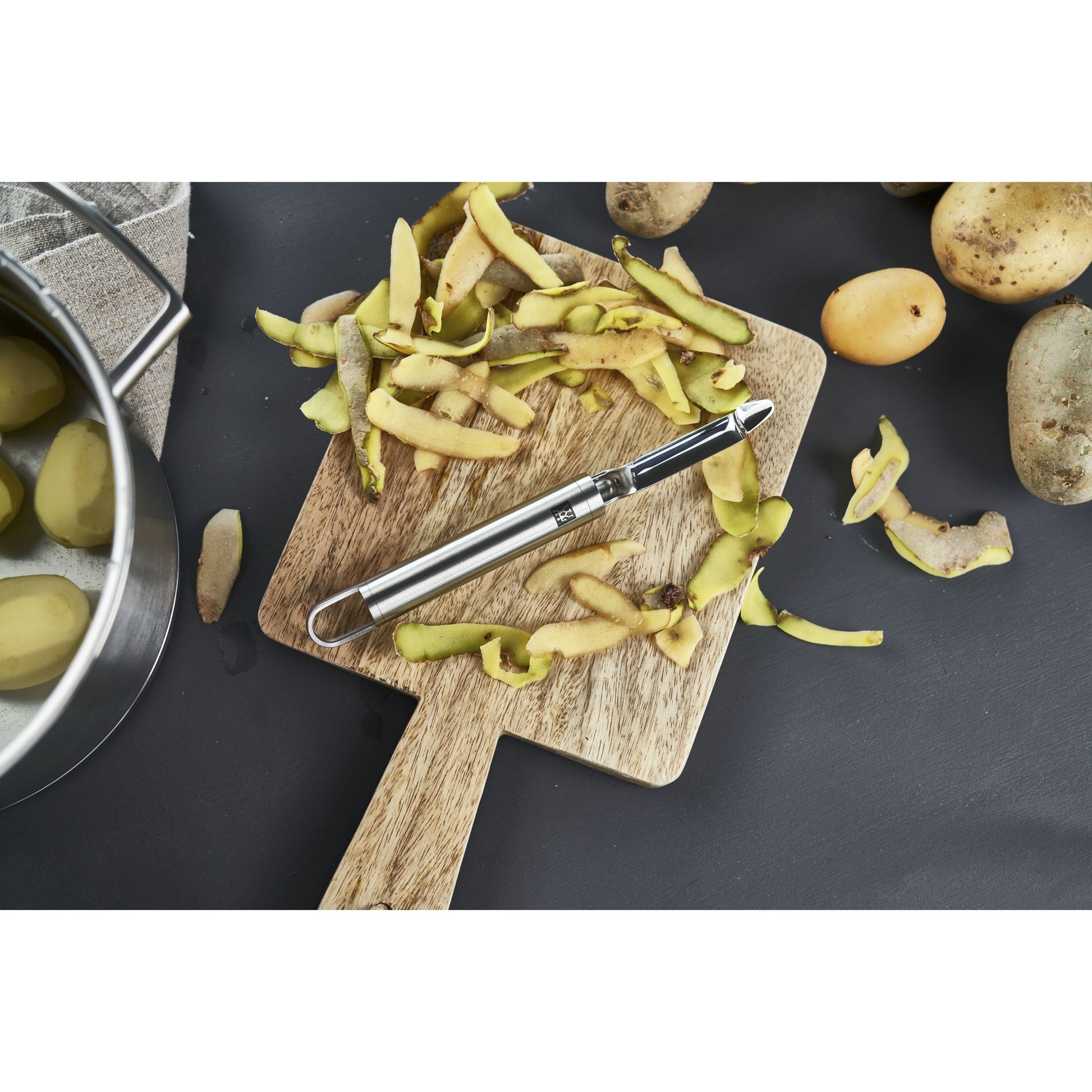 ZWILLING Pro Swivel Peeler 18/10 Stainless Steel-Food Peeler-DECOROLALA
