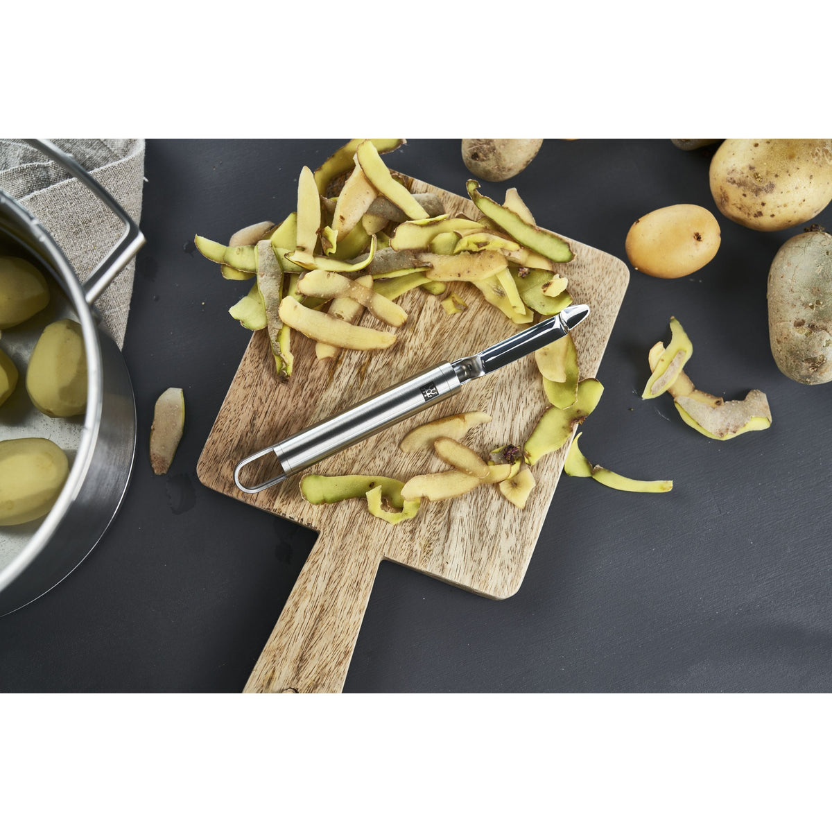ZWILLING Pro Swivel Peeler - 18/10 Stainless Steel-Food Peelers-DECOROLALA