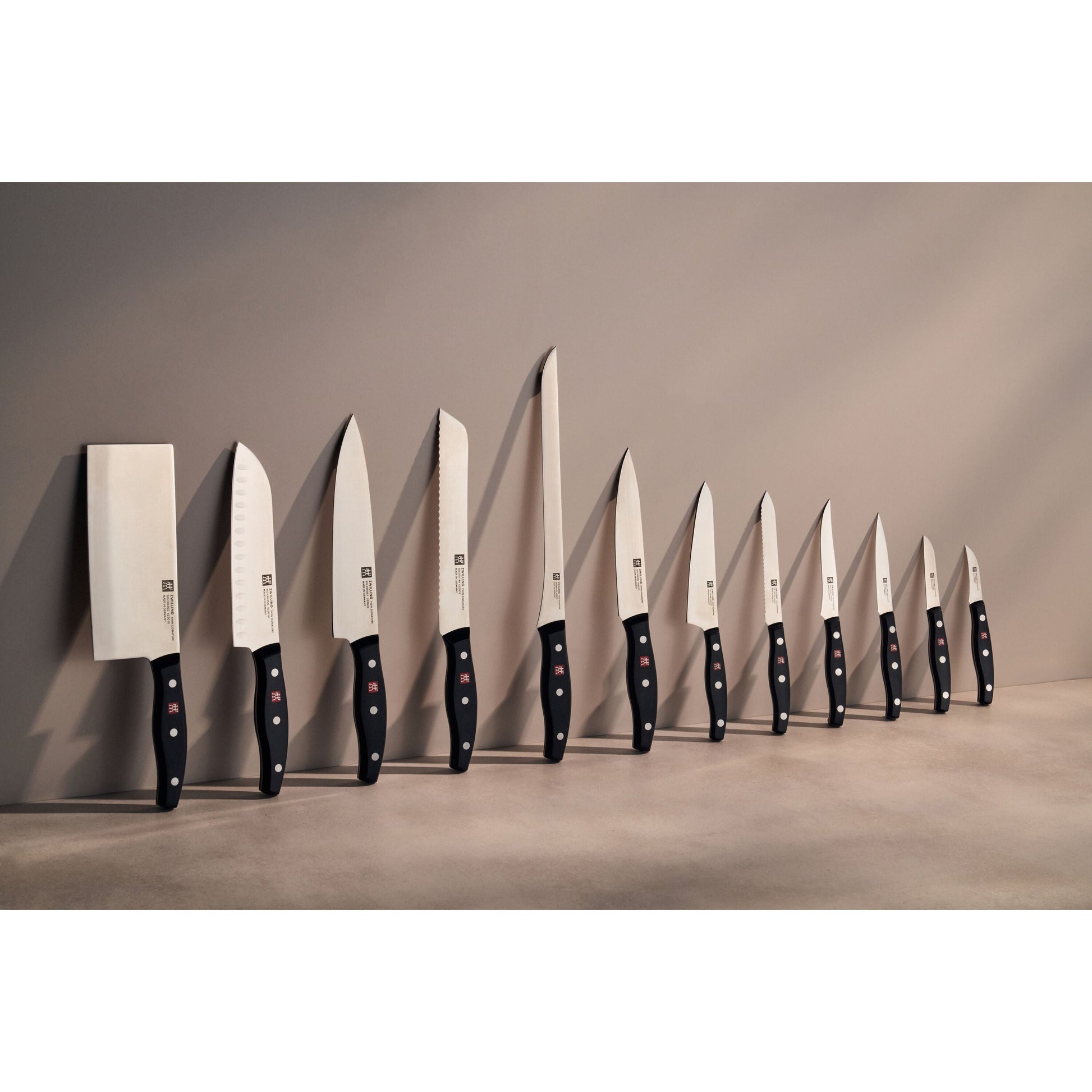 ZWILLING Signature 5.5 inch, Chef's Knife Compact-1