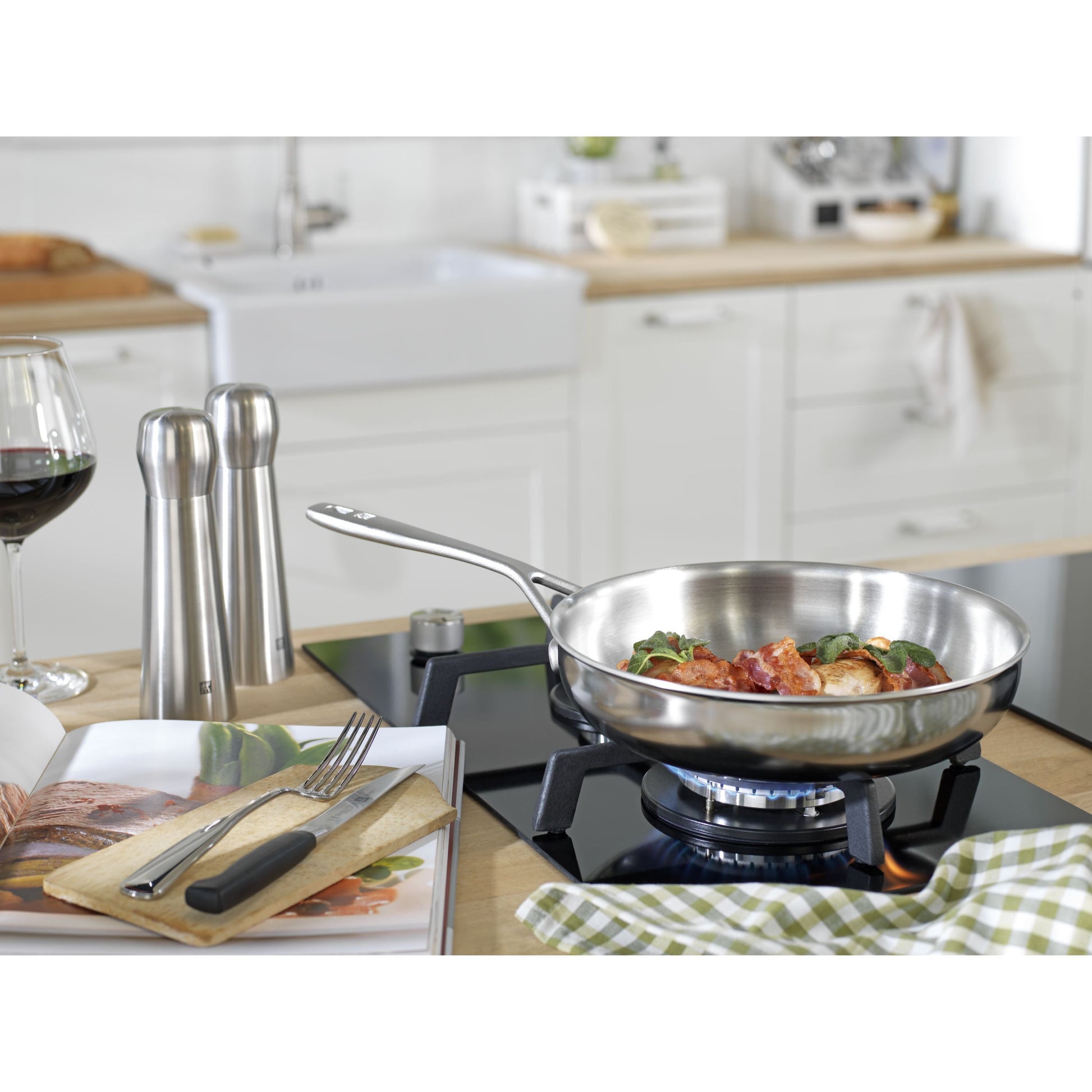 ZWILLING Spices Stainless Steel Salt Mill-n/a-DECOROLALA