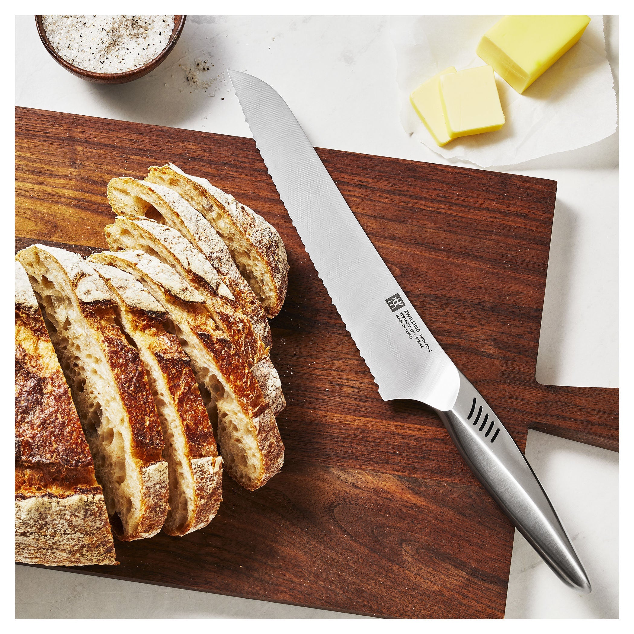 ZWILLING Twin Fin Ii 8 inch Bread Knife-Bread Knife-DECOROLALA