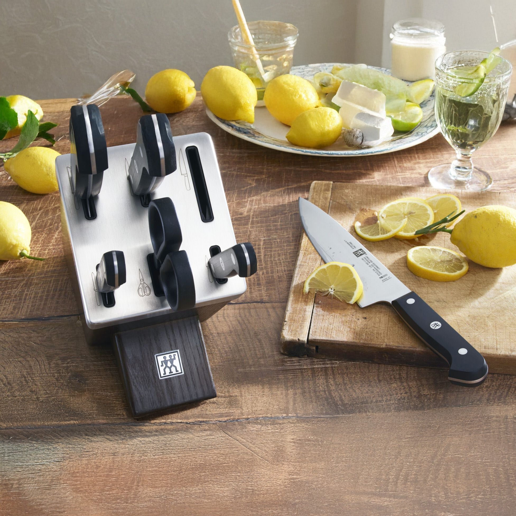 Zwilling Self-Sharpening 7-Piece Knife Block - Brown-Knife Set-DECOROLALA