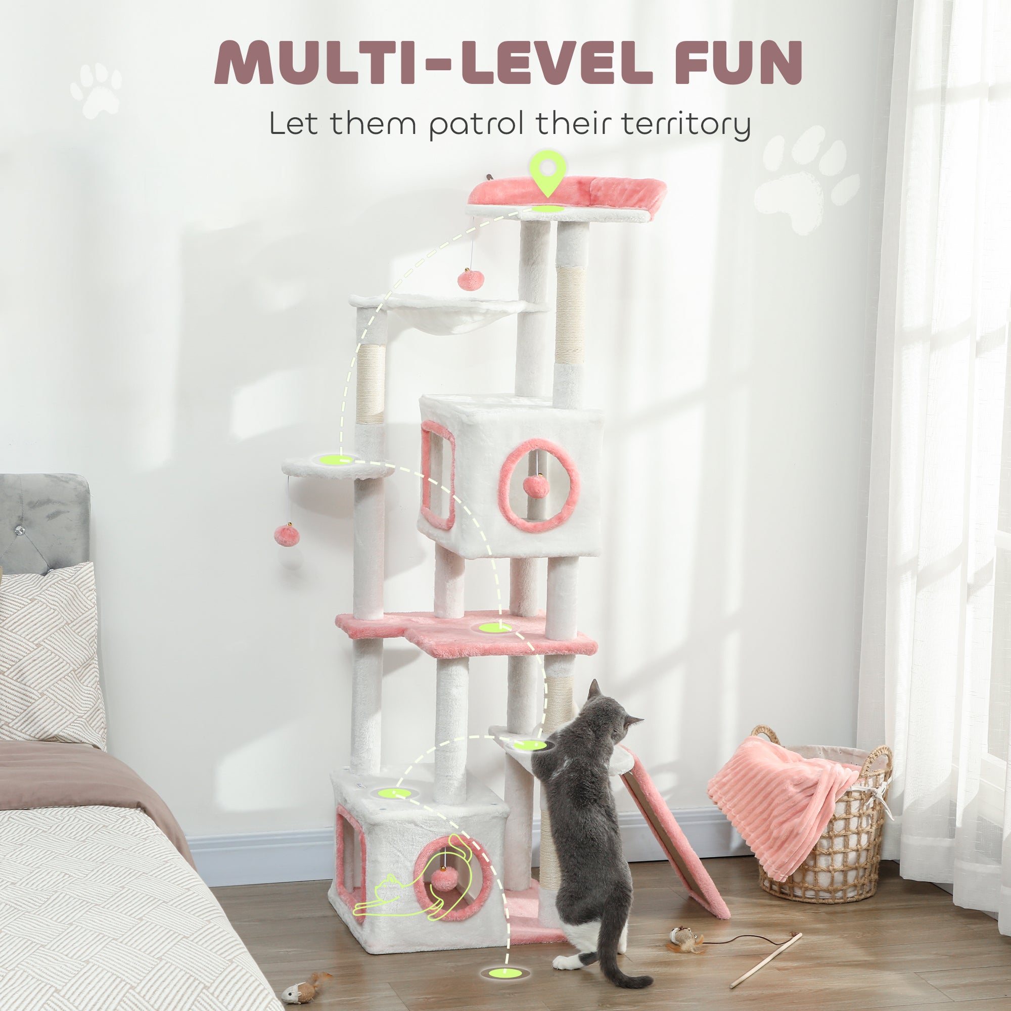 Arbre à chat de 65 pouces avec 2 niches fermées, perchoir supérieur moelleux, hamac, poteaux à griffer en sisal, 4 pompons, rampe, blanc